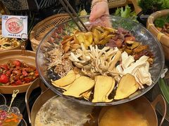 -一善菌·云南菌汤·云南菜(银泰城店)