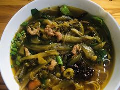 酸菜肉丝米线-越洋肖氏老米线(杨家坪店)
