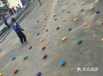 新发现儿童打工圣地，门票停车都免费