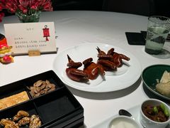 脆皮妙龄鸽-荣轩(新荣记环球金融中心店)