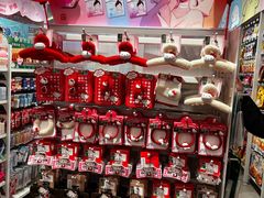 -名创优品(北京新中关购物中心地铁层店)