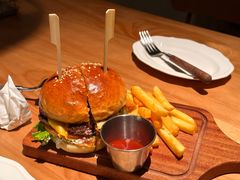 -三勾JJJ Burger&Coffee(梅溪湖店)