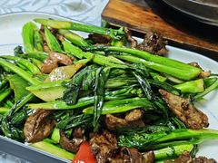 鸡杂炒菜心-天宝食坊·啫啫煲大排档(西华路店)