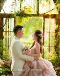 -雪中彩影婚纱摄影·微光艺术中心