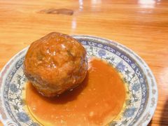 咸蛋黄狮子头-老外婆本帮面(塔城路店)