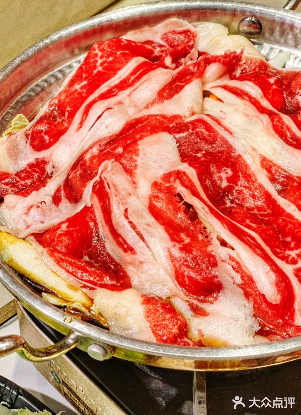 人均不过百，实现和牛烧肉自由，还有帅气小哥帮