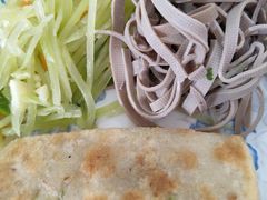 -溢心园香河肉饼总店