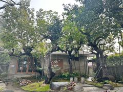 -Chom Cafe and Restaurant