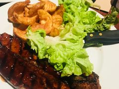 -12 Rocks Beach Bar Cafe
