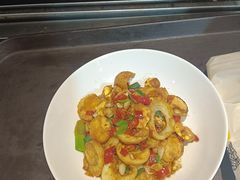 -阿瓦山寨·湘菜现炒·剁椒鱼头王(咸阳总店)