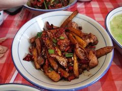 腊肥肠炒杏鲍菇-荆九爷爆炒桥头三嫩(浙大店)