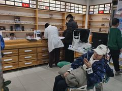 -豪门视光·星趣控·蔡司依视路眼镜代理商(中央大街店)