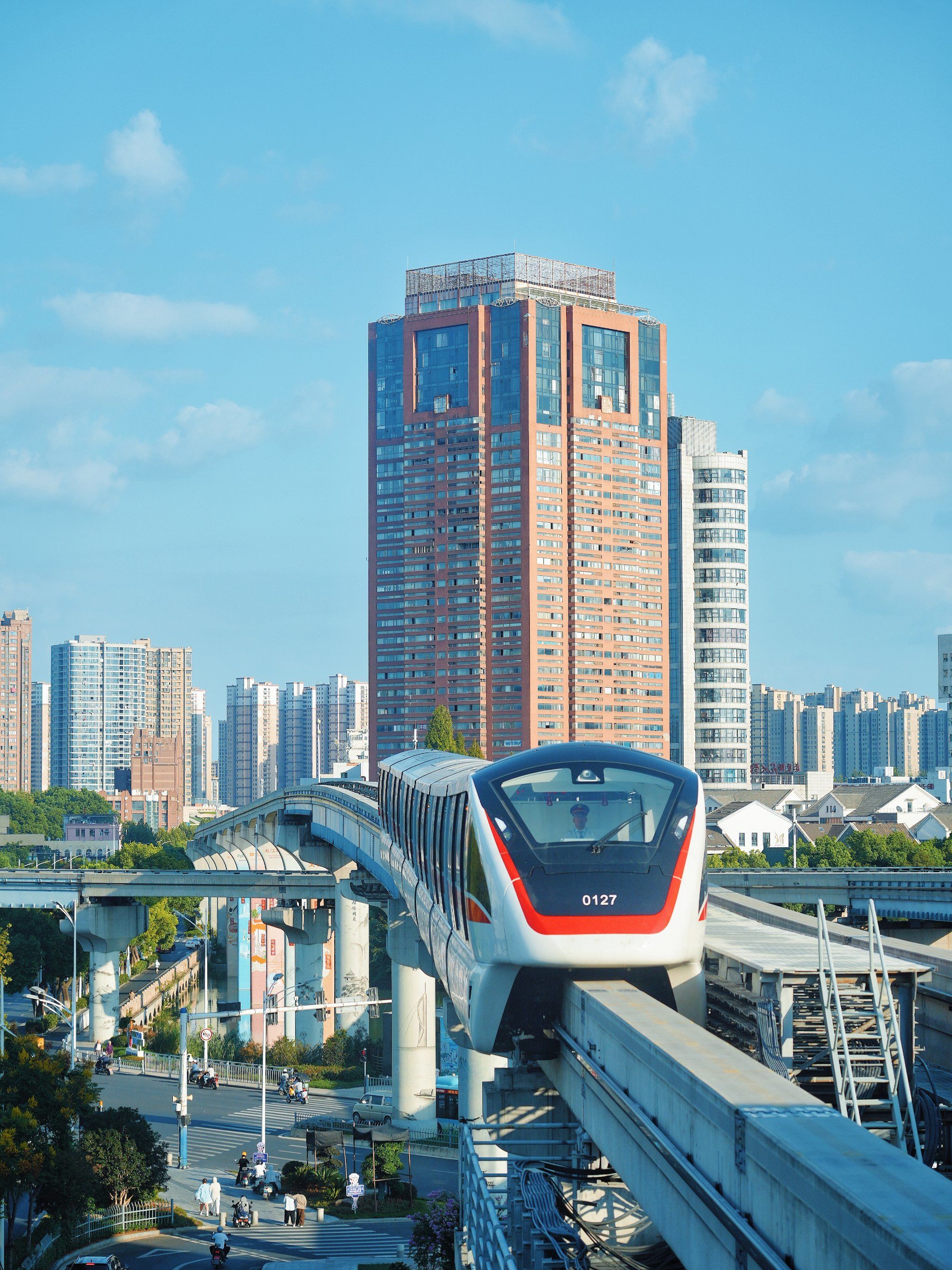 芜湖网红轻轨•重庆版山城"过山车"