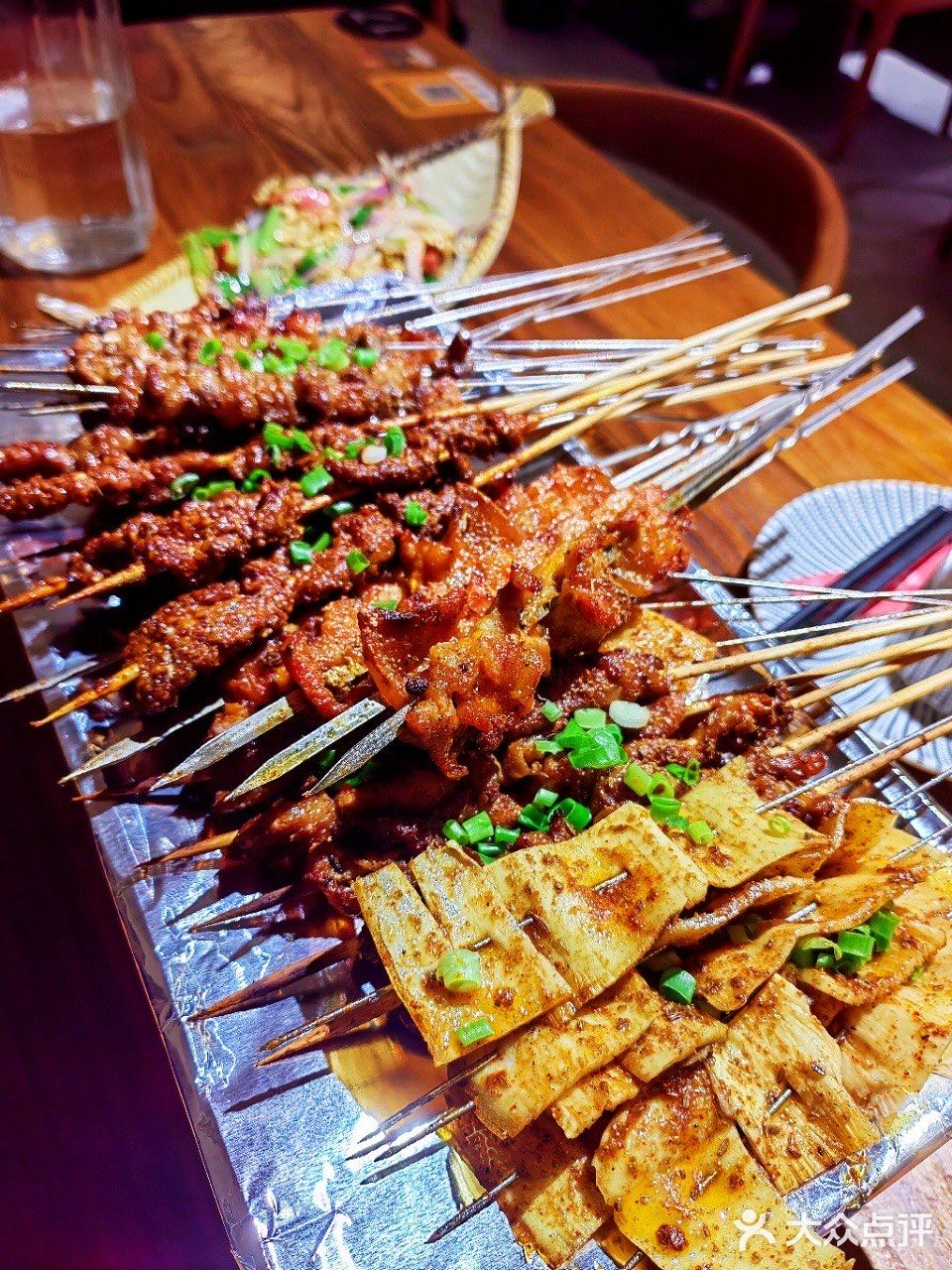 点烤串，喝小酒的好去处就在醉小牛烧烤小酒馆