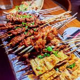 点烤串，喝小酒的好去处就在醉小牛烧烤小酒馆