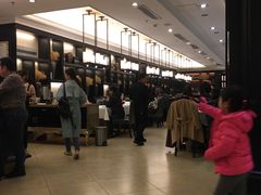 等位区-金春禧(世茂国际广场店)