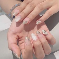 -丽心自助美甲美睫