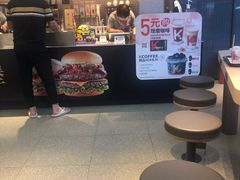 等位区-肯德基(天津奥城店)