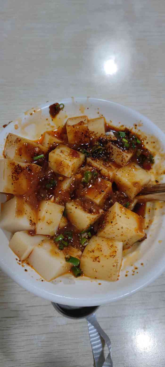 王凉粉(城隍庙街店)-"看着就是一般的苍蝇小店,但是店面还是很干..."-