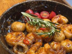蒜香蘑菇煎虾-沏点Trattoria意大利餐厅(新街口店)