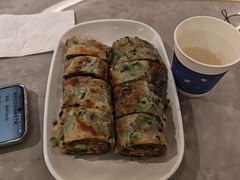 葱饼卷牛肉-台北楚楚园馅饼粥(虹桥南丰城店)