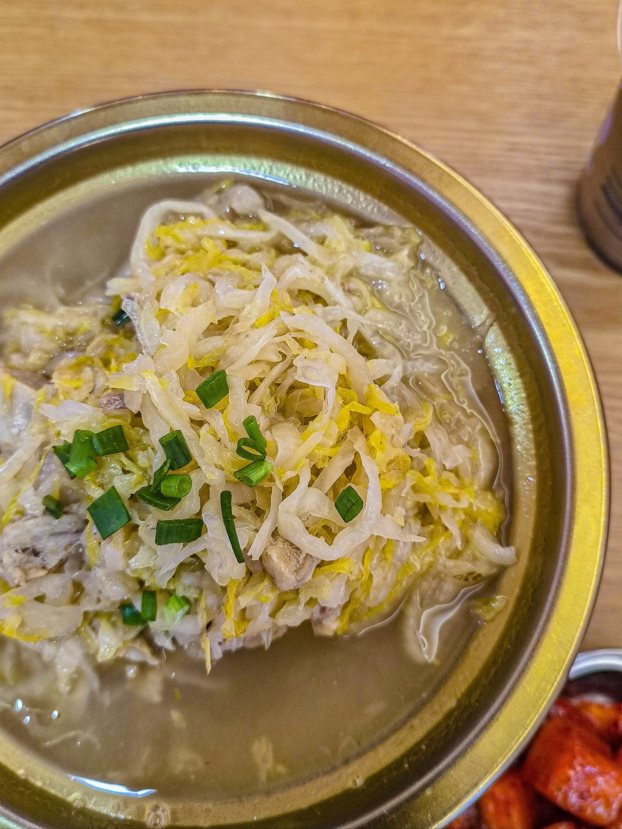 朝鲜酸菜脊骨饭一人吃饱饱的套餐