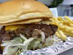 -TRIPS BURGER(大钟寺店)