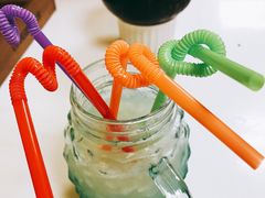 -志龙皇冠吃货椰子铺