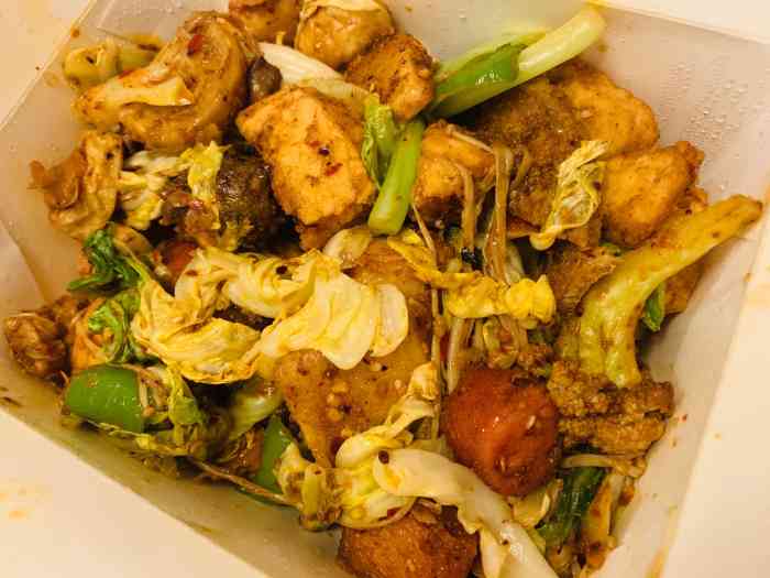 香格里辣-"楼底下开了家炸串店,听邻居说蛮好吃的,特.