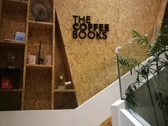 -新华里咖啡书吧(新华书店小寨店)