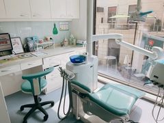 -岳辰齿科(浦东长泰店)