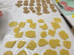 -三只小羊蛋糕DIY烘焙·拼豆·银饰(光谷店)