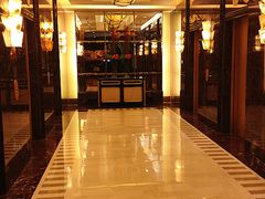 电梯口-上海新锦江大酒店