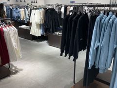 -URBAN REVIVO(七宝领展广场店)