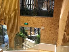 -新华里咖啡书吧(新华书店小寨店)