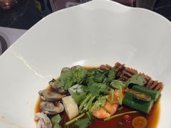 -红鼎豆捞·非遗鲍皇汤火锅(宝丰路店)