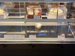 面包甜点陈列柜-红宝石·鲜奶小方·海派西点房(联洋店)