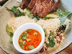 泰式煎牛肉泰碗配绿咖喱酱-Wagas沃歌斯(环贸店)