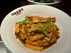 -洞庭土菜小炒馆(易发广场店)