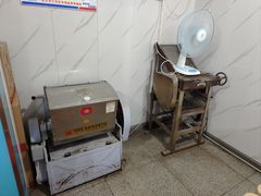 -严氏重油烧麦(民权路店)