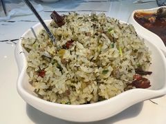 盐菜饭-凤凰路何眼镜香辣蟹(花果园店)