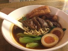 -晶华冠军牛肉面坊