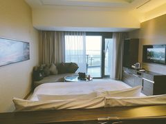 -上海滴水湖皇冠假日酒店