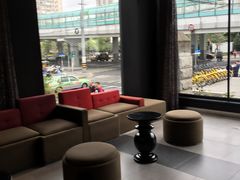 -桔子酒店(上海西藏北路地铁站店)