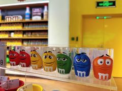 -m豆巧克力世界(上海世茂广场店)