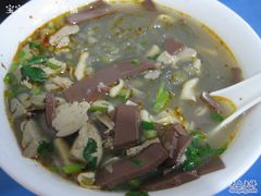 5元的鸭血粉丝汤，多加了鸭肠、肝-苓记南京鸭血粉丝.皮肚面(县东巷店)