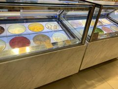 面包甜点陈列柜-哈根达斯(济南万象城店)