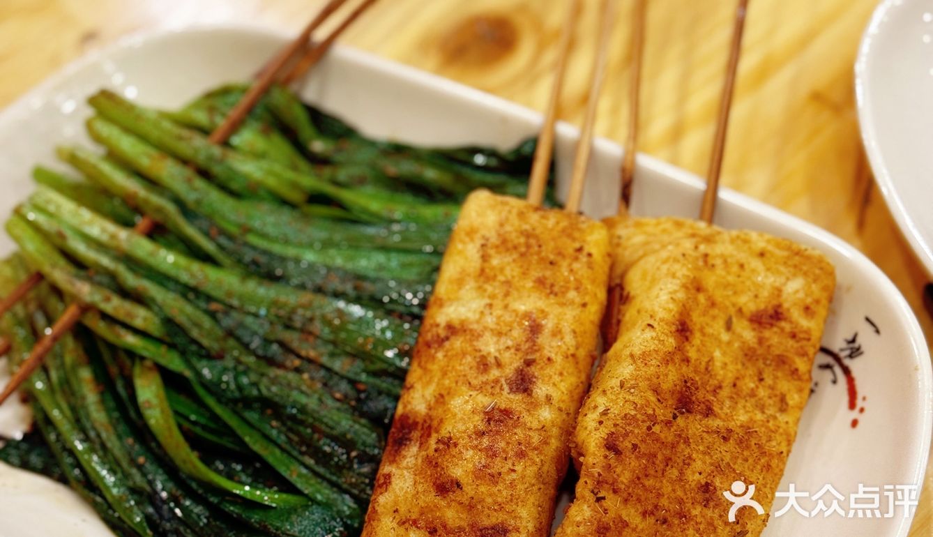周五晚上当然是爽麻烤鱼🐟➕大口吃肉烧烤啦