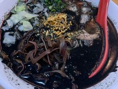 博多黑芝麻炸蒜豚骨拉面-博多豚屋拉面