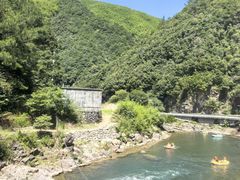 -安吉龙王山峡谷漂流